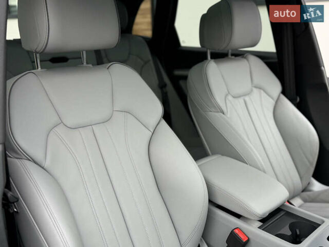 Черный Ауди Ку 5, объемом двигателя 2 л и пробегом 17 тыс. км за 39500 $, фото 68 на Automoto.ua