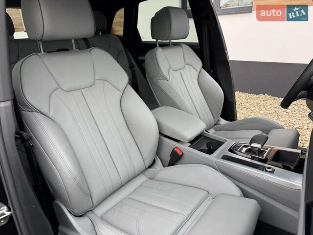 Черный Ауди Ку 5, объемом двигателя 2 л и пробегом 17 тыс. км за 39500 $, фото 70 на Automoto.ua