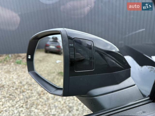 Черный Ауди Ку 5, объемом двигателя 2 л и пробегом 17 тыс. км за 39500 $, фото 50 на Automoto.ua