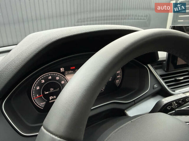 Черный Ауди Ку 5, объемом двигателя 2 л и пробегом 17 тыс. км за 39500 $, фото 99 на Automoto.ua