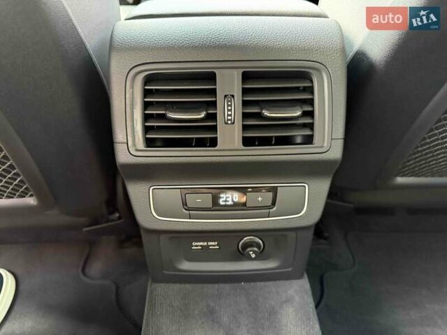 Чорний Ауді Ку 5, об'ємом двигуна 2 л та пробігом 1 тис. км за 46400 $, фото 35 на Automoto.ua