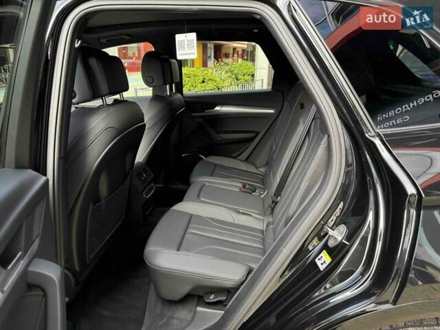 Чорний Ауді Ку 5, об'ємом двигуна 2 л та пробігом 1 тис. км за 46400 $, фото 33 на Automoto.ua