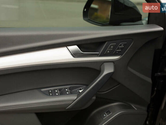 Черный Ауди Ку 5, объемом двигателя 1.98 л и пробегом 12 тыс. км за 53000 $, фото 55 на Automoto.ua