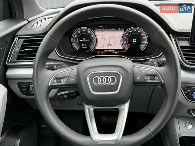 Черный Ауди Ку 5, объемом двигателя 2 л и пробегом 17 тыс. км за 39500 $, фото 92 на Automoto.ua