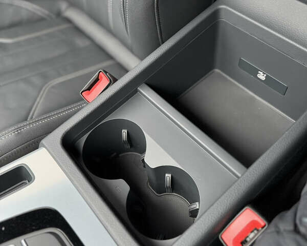 Черный Ауди Ку 5, объемом двигателя 1.98 л и пробегом 28 тыс. км за 36500 $, фото 41 на Automoto.ua