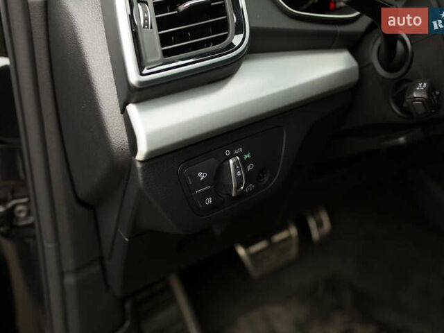 Черный Ауди Ку 5, объемом двигателя 1.98 л и пробегом 12 тыс. км за 53000 $, фото 57 на Automoto.ua