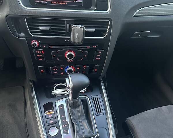 Красный Ауди Ку 5, объемом двигателя 1.98 л и пробегом 124 тыс. км за 20300 $, фото 24 на Automoto.ua