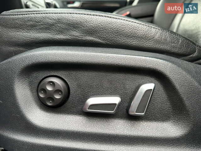 Красный Ауди Ку 5, объемом двигателя 2 л и пробегом 190 тыс. км за 15900 $, фото 62 на Automoto.ua