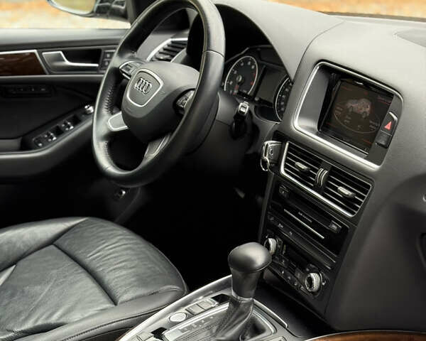 Ауді Ку 5 2015 у Самборе на Automoto.ua Червоний Ауді Ку 5, об'ємом двигуна 2 л та пробігом 182 тис. км за 14950 $, фото 42 на Automoto.ua