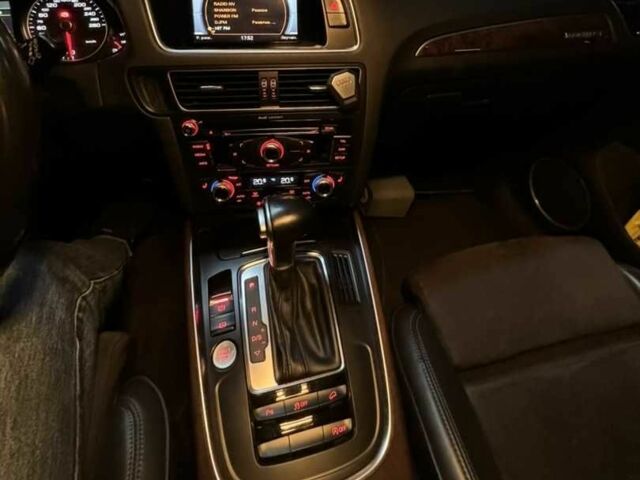 Красный Ауди Ку 5, объемом двигателя 1.97 л и пробегом 222 тыс. км за 20200 $, фото 4 на Automoto.ua