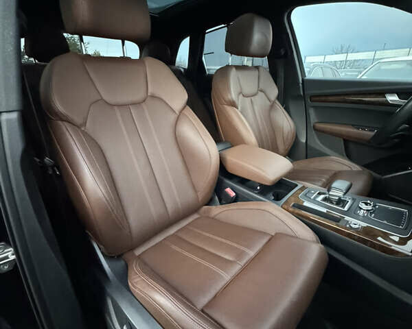 Красный Ауди Ку 5, объемом двигателя 2 л и пробегом 233 тыс. км за 20999 $, фото 30 на Automoto.ua