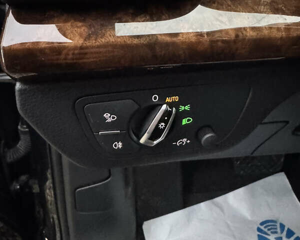 Красный Ауди Ку 5, объемом двигателя 2 л и пробегом 233 тыс. км за 20999 $, фото 20 на Automoto.ua