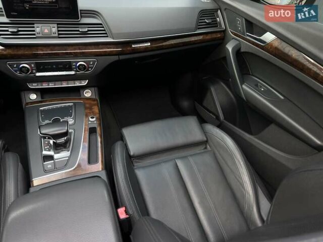 Красный Ауди Ку 5, объемом двигателя 1.98 л и пробегом 185 тыс. км за 25500 $, фото 22 на Automoto.ua