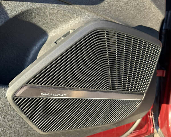 Червоний Ауді Ку 5, об'ємом двигуна 2 л та пробігом 120 тис. км за 23850 $, фото 29 на Automoto.ua