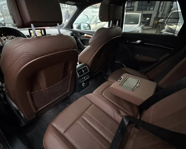 Красный Ауди Ку 5, объемом двигателя 2 л и пробегом 233 тыс. км за 20999 $, фото 24 на Automoto.ua