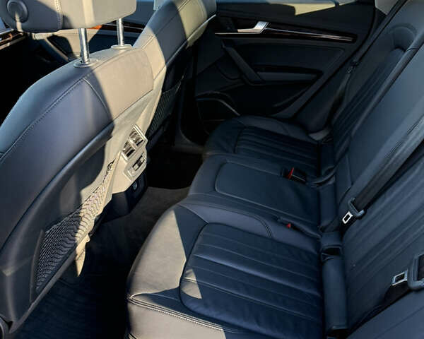 Червоний Ауді Ку 5, об'ємом двигуна 2 л та пробігом 120 тис. км за 23850 $, фото 19 на Automoto.ua