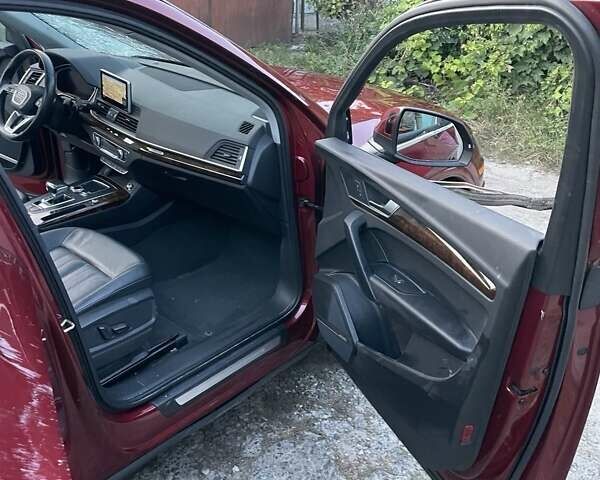 Червоний Ауді Ку 5, об'ємом двигуна 1.98 л та пробігом 93 тис. км за 13000 $, фото 10 на Automoto.ua