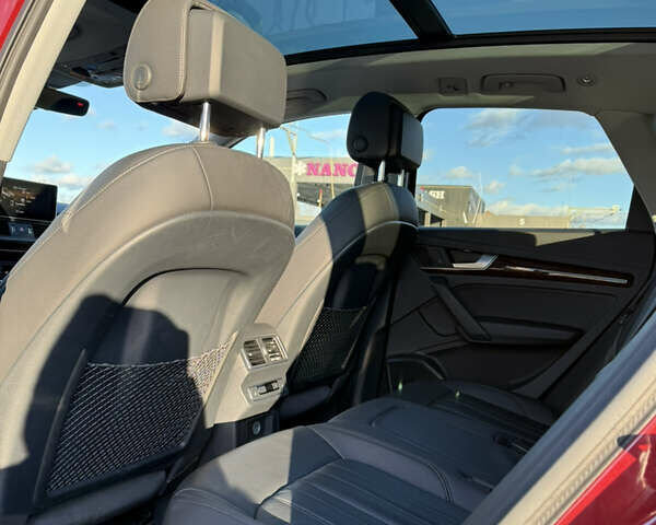 Червоний Ауді Ку 5, об'ємом двигуна 2 л та пробігом 120 тис. км за 23850 $, фото 20 на Automoto.ua