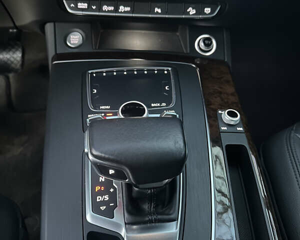 Красный Ауди Ку 5, объемом двигателя 1.98 л и пробегом 154 тыс. км за 23700 $, фото 56 на Automoto.ua