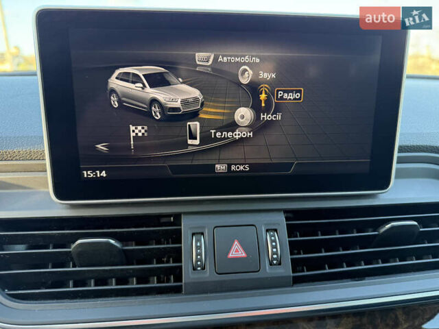 Червоний Ауді Ку 5, об'ємом двигуна 2 л та пробігом 120 тис. км за 23850 $, фото 22 на Automoto.ua