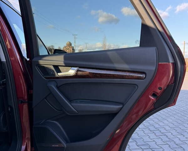 Червоний Ауді Ку 5, об'ємом двигуна 2 л та пробігом 120 тис. км за 23850 $, фото 13 на Automoto.ua