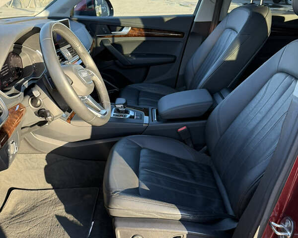 Червоний Ауді Ку 5, об'ємом двигуна 2 л та пробігом 120 тис. км за 23850 $, фото 27 на Automoto.ua