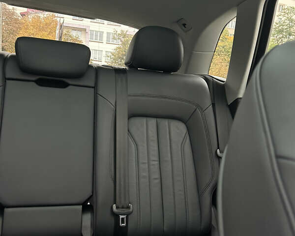 Красный Ауди Ку 5, объемом двигателя 1.98 л и пробегом 87 тыс. км за 30500 $, фото 29 на Automoto.ua