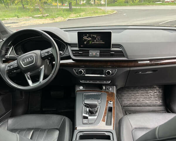 Красный Ауди Ку 5, объемом двигателя 1.98 л и пробегом 103 тыс. км за 24700 $, фото 6 на Automoto.ua