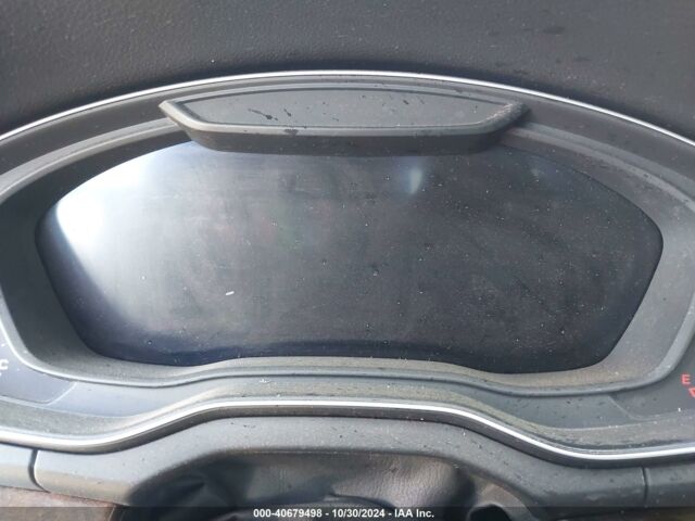 Красный Ауди Ку 5, объемом двигателя 2 л и пробегом 157 тыс. км за 12500 $, фото 7 на Automoto.ua