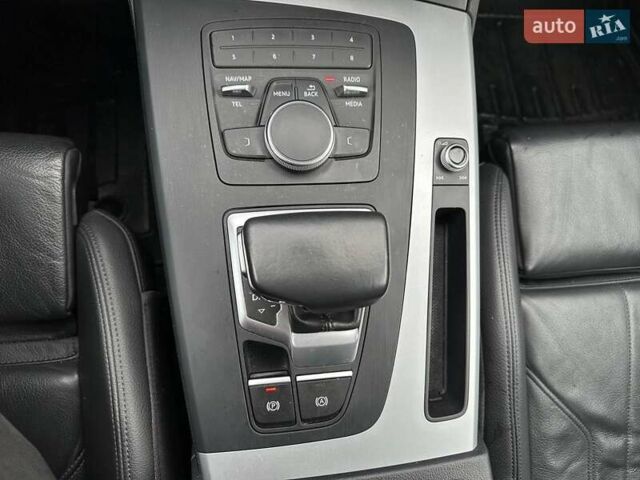 Красный Ауди Ку 5, объемом двигателя 1.97 л и пробегом 180 тыс. км за 28999 $, фото 15 на Automoto.ua