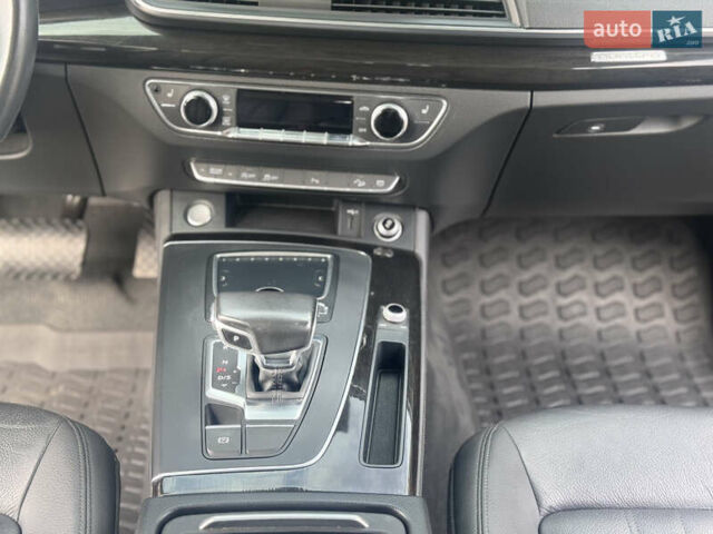 Красный Ауди Ку 5, объемом двигателя 1.98 л и пробегом 124 тыс. км за 27950 $, фото 19 на Automoto.ua