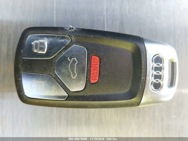 Красный Ауди Ку 5, объемом двигателя 2 л и пробегом 157 тыс. км за 12500 $, фото 8 на Automoto.ua