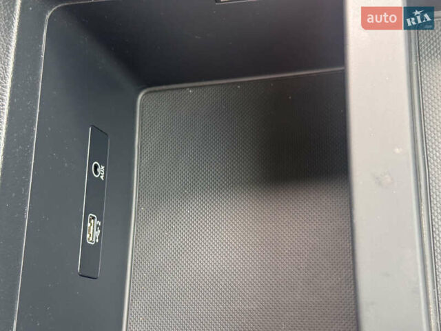 Красный Ауди Ку 5, объемом двигателя 1.98 л и пробегом 124 тыс. км за 27950 $, фото 21 на Automoto.ua