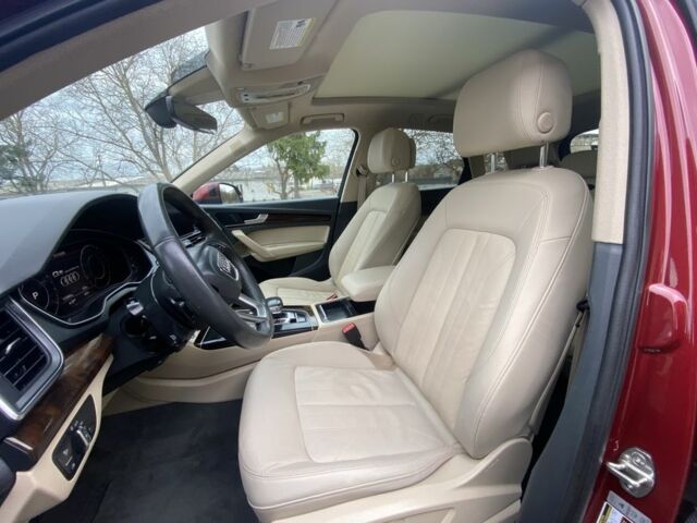 Красный Ауди Ку 5, объемом двигателя 2 л и пробегом 110 тыс. км за 25500 $, фото 6 на Automoto.ua