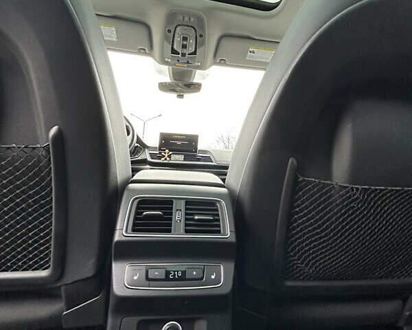 Красный Ауди Ку 5, объемом двигателя 1.98 л и пробегом 87 тыс. км за 30500 $, фото 27 на Automoto.ua