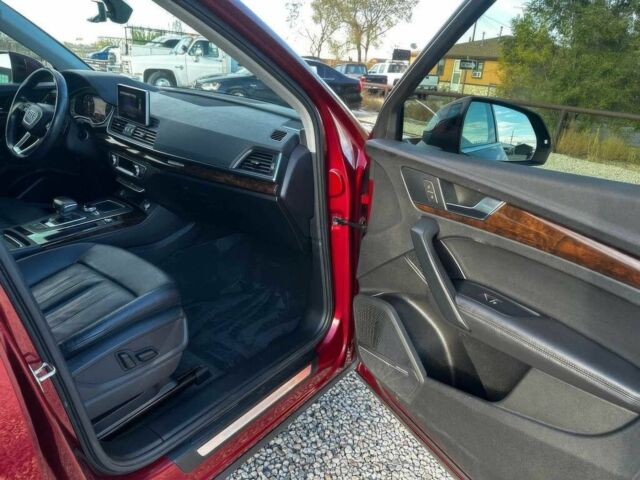 Красный Ауди Ку 5, объемом двигателя 2 л и пробегом 42 тыс. км за 16000 $, фото 9 на Automoto.ua