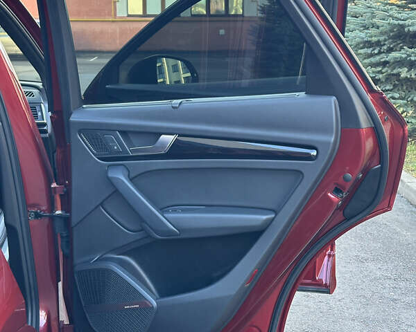 Красный Ауди Ку 5, объемом двигателя 0 л и пробегом 109 тыс. км за 31999 $, фото 43 на Automoto.ua