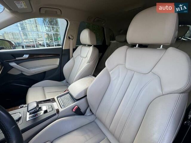 Ауди Ку 5 2019 в Киеве на Automoto.ua Красный Ауди Ку 5, объемом двигателя 2 л и пробегом 92 тыс. км за 39900 $, фото 27 на Automoto.ua