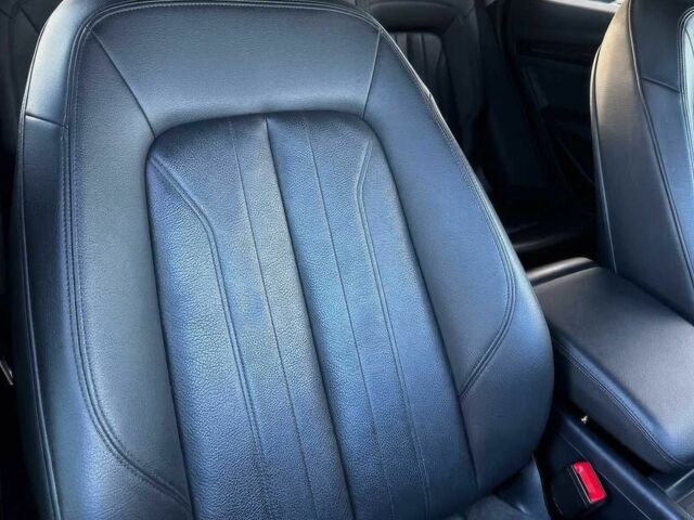 Красный Ауди Ку 5, объемом двигателя 2 л и пробегом 42 тыс. км за 16000 $, фото 11 на Automoto.ua