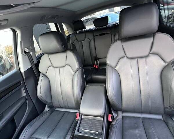 Красный Ауди Ку 5, объемом двигателя 2 л и пробегом 199 тыс. км за 23900 $, фото 5 на Automoto.ua