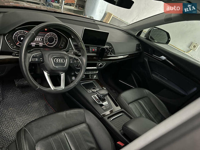 Красный Ауди Ку 5, объемом двигателя 1.98 л и пробегом 113 тыс. км за 25999 $, фото 4 на Automoto.ua