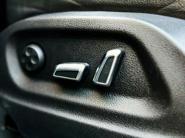 Ауди Ку 5, объемом двигателя 20 л и пробегом 260 тыс. км за 11900 $, фото 10 на Automoto.ua