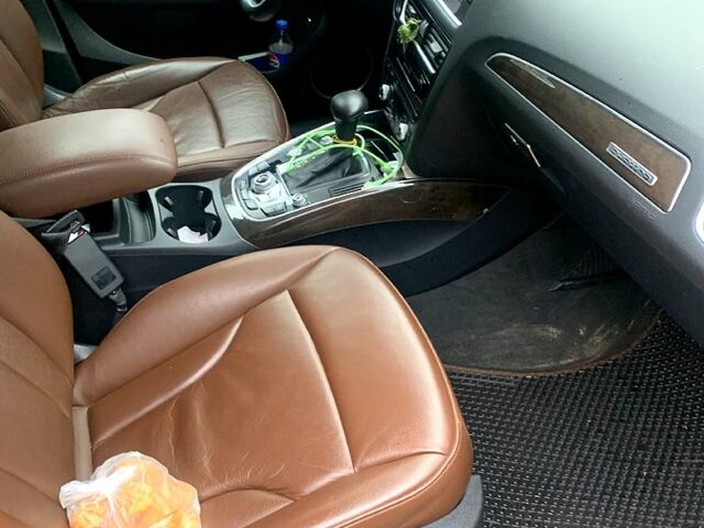 Ауді Ку 5, об'ємом двигуна 2 л та пробігом 290 тис. км за 12800 $, фото 5 на Automoto.ua