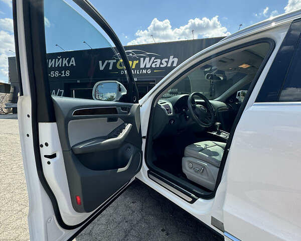 Ауди Ку 5, объемом двигателя 1.98 л и пробегом 123 тыс. км за 19000 $, фото 7 на Automoto.ua