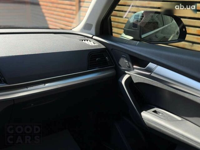 Ауди Ку 5, объемом двигателя 0 л и пробегом 29 тыс. км за 53000 $, фото 24 на Automoto.ua