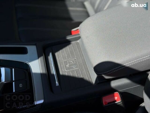 Ауди Ку 5, объемом двигателя 0 л и пробегом 29 тыс. км за 53000 $, фото 28 на Automoto.ua