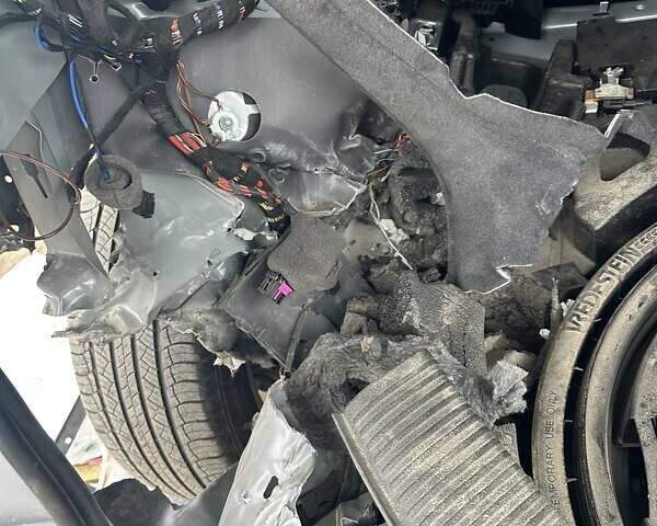 Ауді Ку 5, об'ємом двигуна 2 л та пробігом 100 тис. км за 15000 $, фото 18 на Automoto.ua