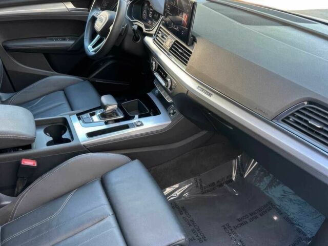 Сірий Ауді Ку 5, об'ємом двигуна 2 л та пробігом 35 тис. км за 34500 $, фото 9 на Automoto.ua