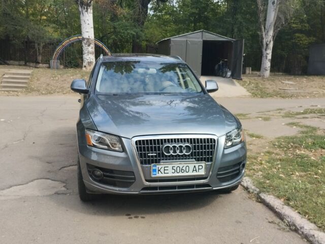 Серый Ауди Ку 5, объемом двигателя 2 л и пробегом 200 тыс. км за 14000 $, фото 1 на Automoto.ua