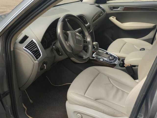 Серый Ауди Ку 5, объемом двигателя 2 л и пробегом 200 тыс. км за 14000 $, фото 4 на Automoto.ua